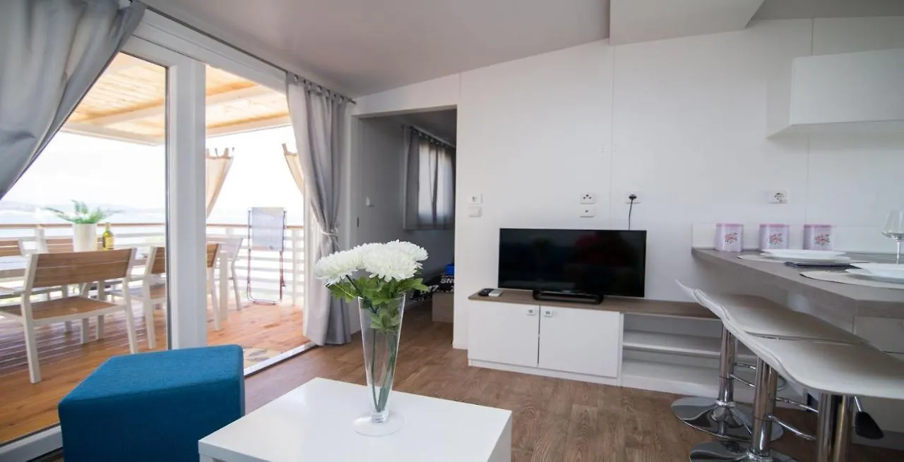 Mobile Home Frangipani 2 Biograd Na Moru